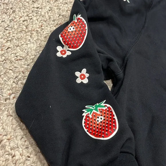 Nike Fresh From Strawberry Graphic Sweatshirt Embroidered Cropped Crew Neck XS - Picture 3 of 9